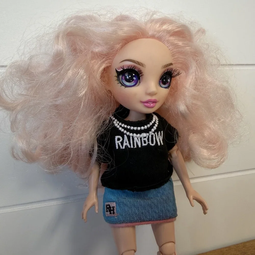 Rainbow High Costume Ball Bella Parker Dressed Articulated Doll